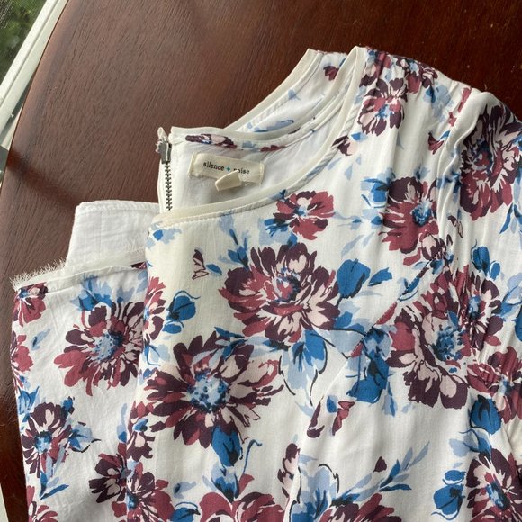 Silence + Noise Urban Outfitters Floral Dress - Picture 4 of 7